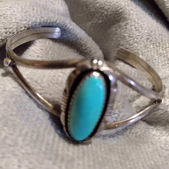 L.Yazzie Sterling Silver & bright blue turquoise cuff bracelet